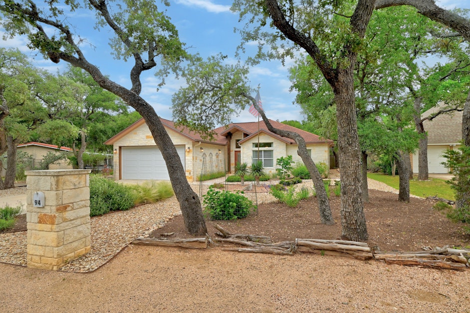 94 Woodcreek Dr, Wimberley, TX 78676, Presented by Leslie Crider, GRI